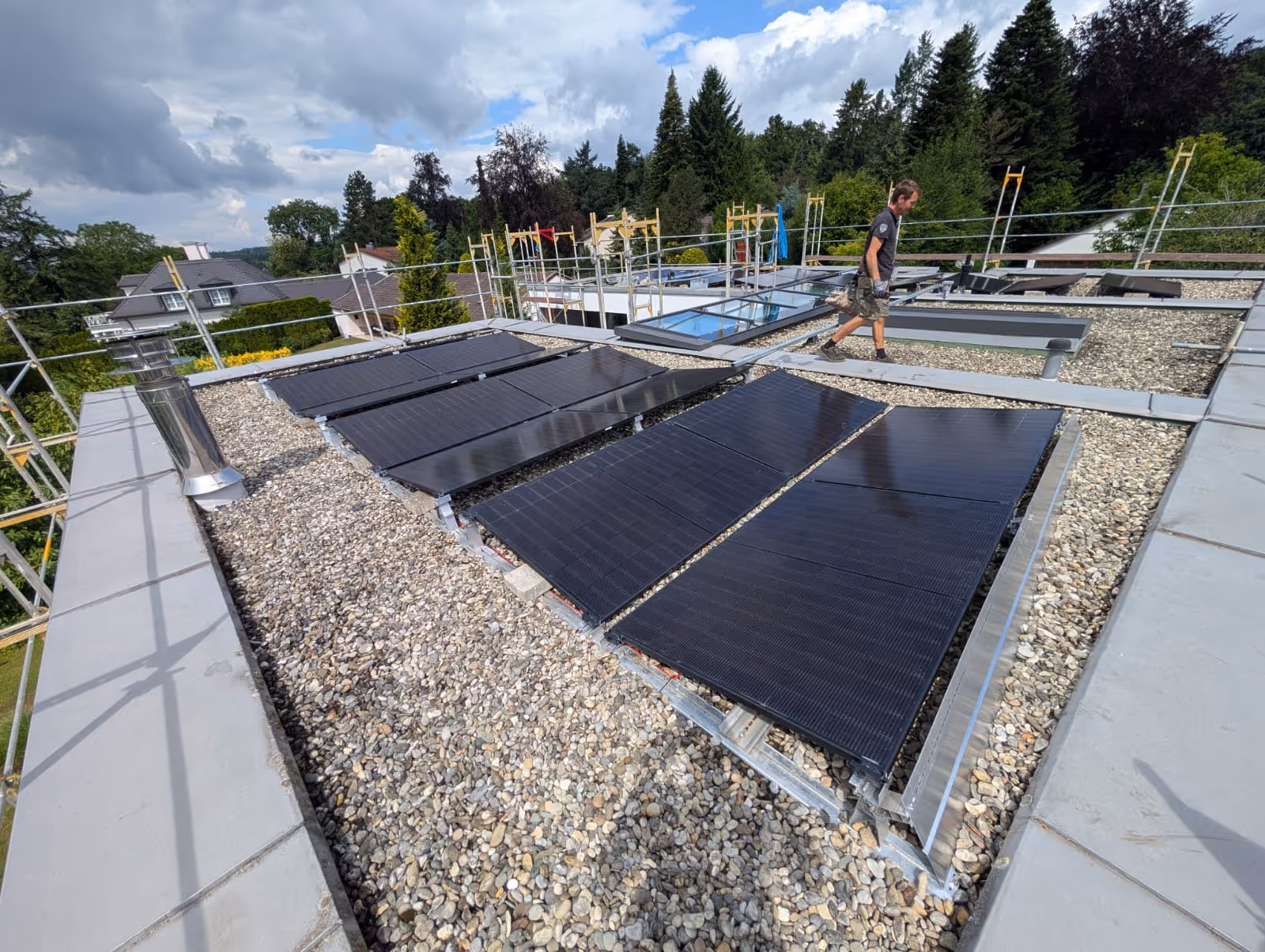 Photovoltaikanlage auf einem Kiesdach